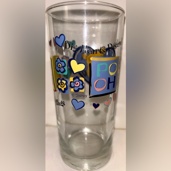 Anchor Hocking Winnie the Pooh Vintage Glass. “Big Hearts Deserve Big Hugs.” - Picture 3 of 4